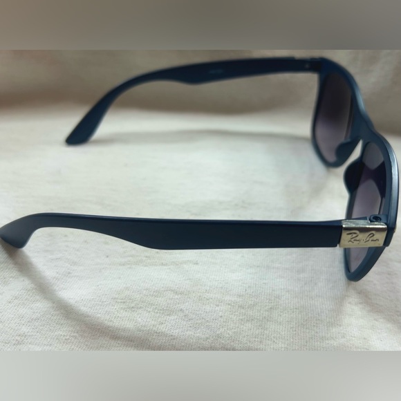 Ray-Ban HB1321 Classic Wayfarer Navy Sunglasses with Case - Picture 3 of 6